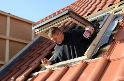 Pose de fenêtres de toit Velux à Montmartin